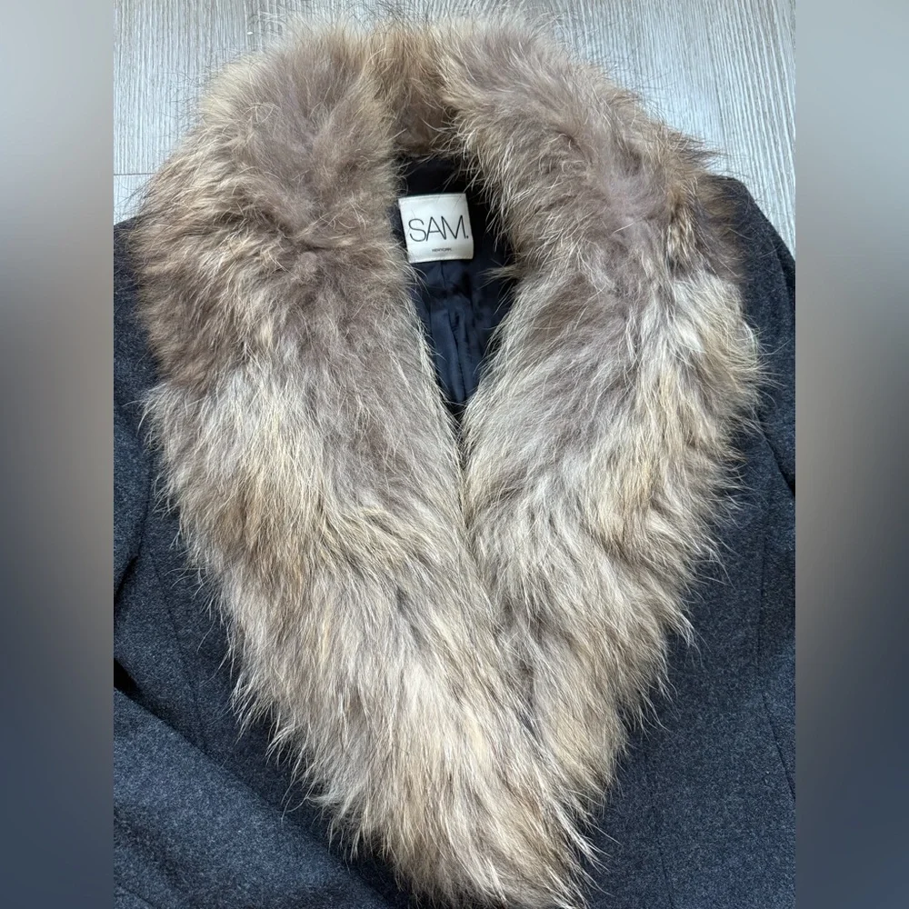 Fur-Trimmed Coat in Dark Gray - Picture 6 of 6